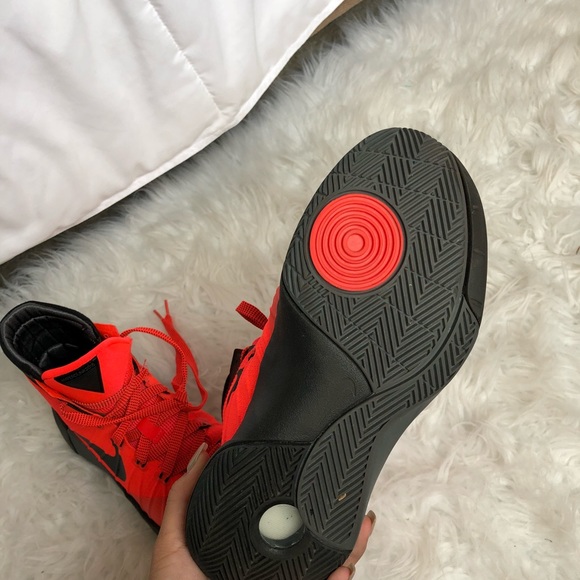 Nike - Picture 5 of 7